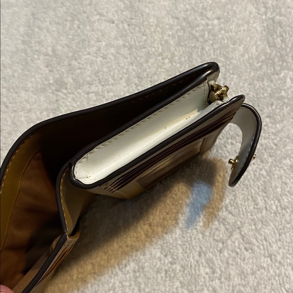 Coach Signature Wallet - Picture 11 of 12